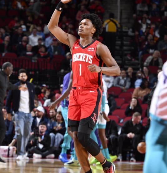 src, 现在有两位